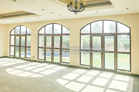 Dubai, BAE’de satılık villa 6 yatak odası, 985.5 m&sup2; No 388812 - fotoğraf 2