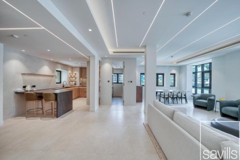 Appartement à vendre à Downtown Dubai (Downtown Burj Dubai), Dubai, EAU 2 chambres, 139.26 m2 № 747172 - photo 2