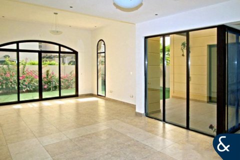 Villa zum Verkauf in Mudon, Dubai, VAE 4 Schlafzimmer, 354 m2 Nr. 667658 - Foto 3