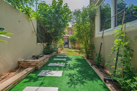 فيلا للبيع في Dubai Land، دبي، الإمارات العربية المتحدة 4 غرفة نوم ، 227 متر مربع ، رقم 692753 - صورة 10