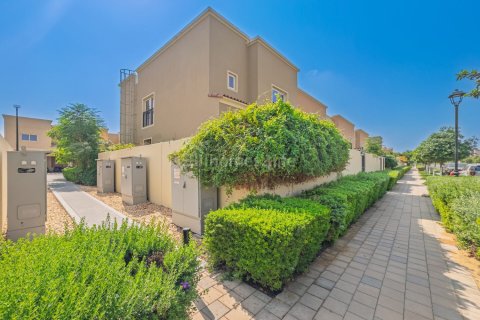 فيلا للبيع في Dubai Land، دبي، الإمارات العربية المتحدة 4 غرفة نوم ، 227 متر مربع ، رقم 692753 - صورة 4