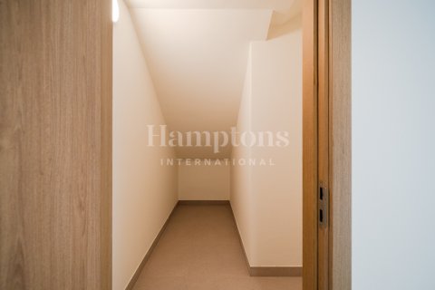 Villa in Al Furjan, Dubai, UAE 4 bedrooms, 331.07005983 sq.m. № 584863 - photo 11