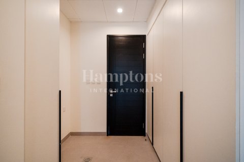 Villa in Al Furjan, Dubai, UAE 4 bedrooms, 331.07005983 sq.m. № 584863 - photo 14