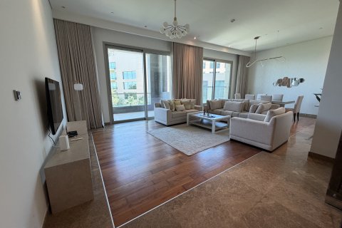 Palm Jumeirah, Dubai, UAE의 판매용 아파트 침실 2개, 257제곱미터 번호 734367 - 사진 1