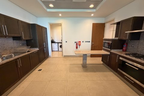 Palm Jumeirah, Dubai, UAE의 판매용 아파트 침실 2개, 257제곱미터 번호 734367 - 사진 10