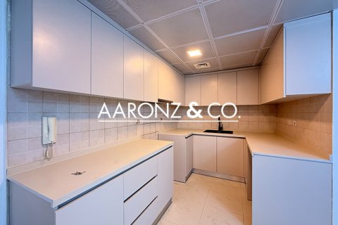 Apartemen di Jumeirah Lake Towers, Dubai, UEA 2 kamar tidur, 86 m2 nomor 691765 - foto 11