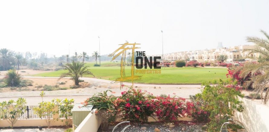 阿联酋 Ras Al Khaimah Al Hamra Village 联排别墅 3 卧, 297.3 平方米 , 编号 582577