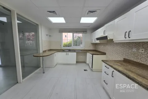 Vila u Arabian Ranches, Dubai, UAE 3 spavaćih soba, 228 m2 Br. 661324 - fotografija 6