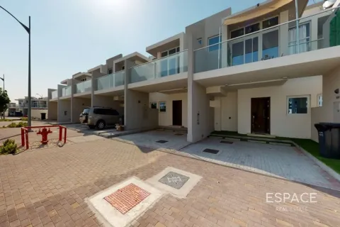 Kuća u nizu u gradu Dubai, UAE 3 spavaće sobe, 112 m2 Br. 661325 - Slika 1