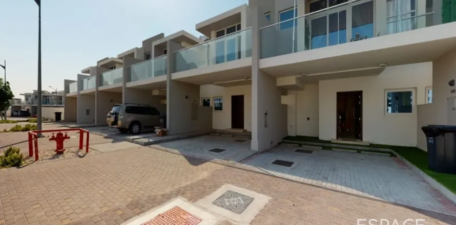 Kuća u nizu u gradu Dubai, UAE 3 spavaće sobe, 112 m2 Br. 661325