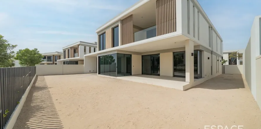 Villa i Tilal Al Ghaf, Dubai, UAE 5 sovrum, 527 kvm Nr. 661327