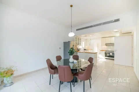 Meadows, Dubai, संयुक्त अरब अमीरात में विला, 5 बेडरूम, 353 वर्ग मीटर, संख्या 661321 - फ़ोटो 7