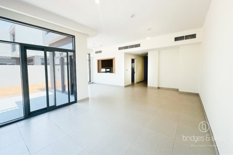Villa en alquiler en Dubai, EAU 4 dormitorios, 161.5 m2 № 670094 - foto 1