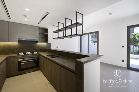 Villa en alquiler en Dubai, EAU 3 dormitorios, 144.8 m2 № 670092 - foto 1