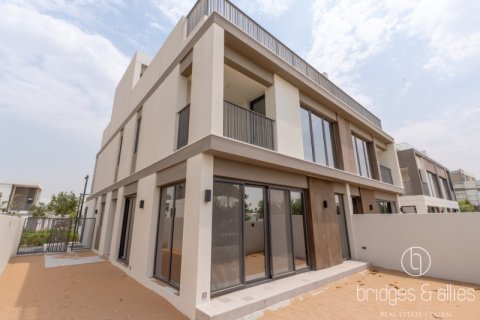 Üürile anda villa asukohaga Dubai, AÜE: 4 magamistoaga, 218.9 m² Nr 670097 - pilt 1