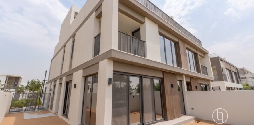 Villa asukohaga Dubai, AÜE: 4 magamistoaga, 218.9 m² Nr 670097