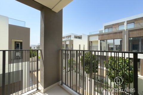 Villa en alquiler en Dubai, EAU 4 dormitorios, 309.2 m2 № 670098 - foto 14