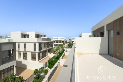 Villa en alquiler en Dubai, EAU 4 dormitorios, 309.2 m2 № 670098 - foto 1