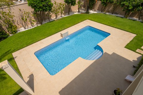 Villa para arrendamento em Arabian Ranches, Dubai, EAU 3 quartos, 329.99 m2 № 764394 - foto 13