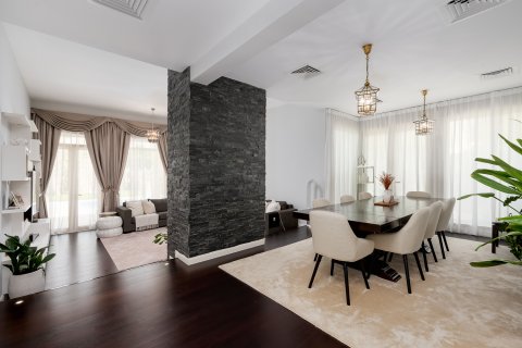 Villa para arrendamento em Arabian Ranches, Dubai, EAU 3 quartos, 329.99 m2 № 764394 - foto 3