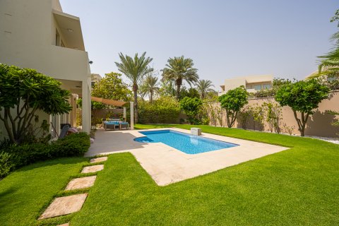 Villa para arrendamento em Arabian Ranches, Dubai, EAU 3 quartos, 329.99 m2 № 764394 - foto 17