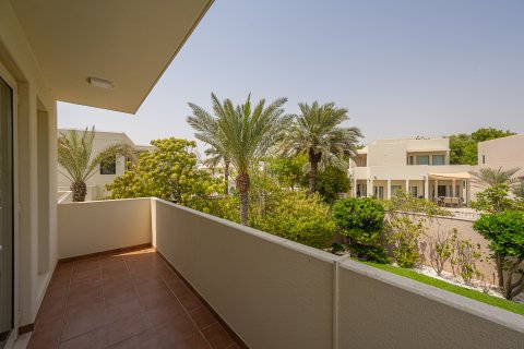 Villa para arrendamento em Arabian Ranches, Dubai, EAU 3 quartos, 329.99 m2 № 764394 - foto 11