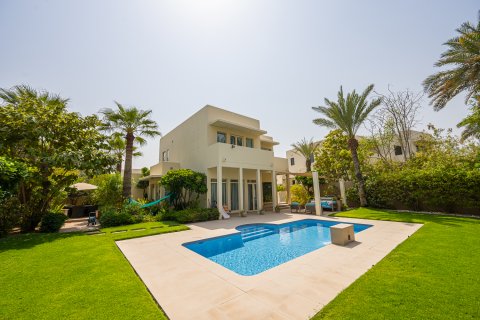 Villa para arrendamento em Arabian Ranches, Dubai, EAU 3 quartos, 329.99 m2 № 764394 - foto 16