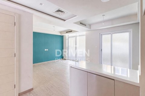 Řadový dům v Dubai, SAE 3 ložnice, 112.23 m² Č.: 764869 - fotografie 2