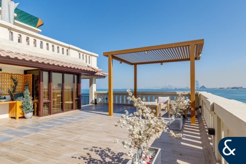 Apartament në Palm Jumeirah, Dubai, Emiratet e Bashkuara Arabe 3 dhoma gjumi, 267 m2. № 671149 - Foto 1