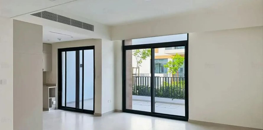 Villa in Dubai, UAE 3 bedrooms, 138.6 sq.m. № 647944