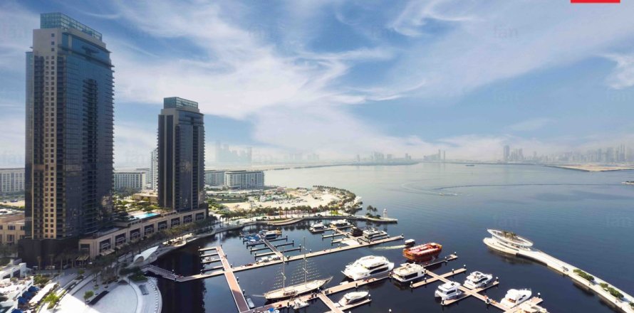 Apartment in Dubai, UAE 3 bedrooms, 214.5 sq.m. № 647945