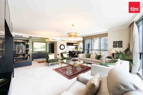 Apartment in Dubai, UAE 3 bedrooms, 214.5 sq.m. № 647945 - photo 4