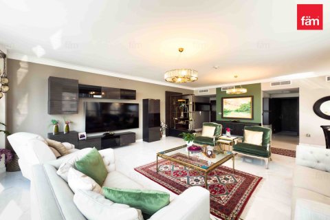 Apartment in Dubai, UAE 3 bedrooms, 214.5 sq.m. № 647945 - photo 3