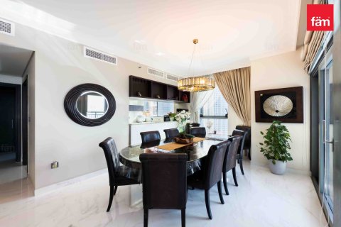 Apartment in Dubai, UAE 3 bedrooms, 214.5 sq.m. № 647945 - photo 6