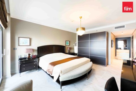 Apartment in Dubai, UAE 3 bedrooms, 214.5 sq.m. № 647945 - photo 15