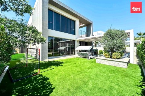 Villa in Dubai Hills Estate, UAE 4 bedrooms, 447.5 sq.m. № 647971 - photo 1