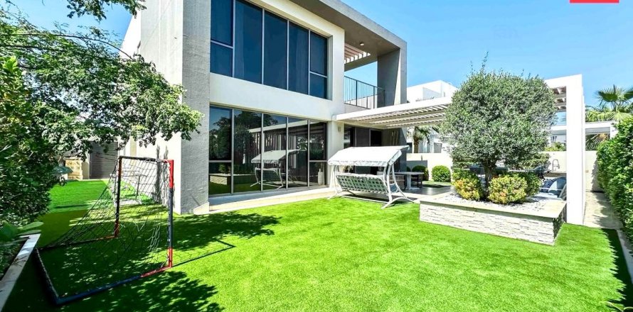 Villa in Dubai Hills Estate, UAE 4 bedrooms, 447.5 sq.m. № 647971