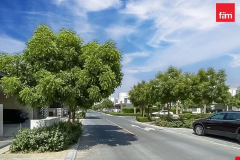 Villa in affitto a Dubai, EAU 3 camere da letto, 128.6 mq. № 647941 - foto 8