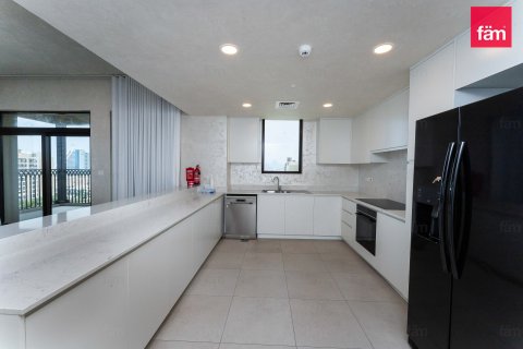 Apartmán v Umm Suqeim, Dubai, SAE 4 spálne, 347.8 m2 č. 695294 - Fotografia 10