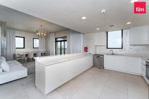 Apartmán v Umm Suqeim, Dubai, SAE 4 spálne, 347.8 m2 č. 695294 - Fotografia 8
