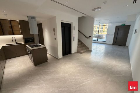 Villa sa Dubai, UAE 4 silid-tulugan, 160 sq.m. № 691447 - larawan 1