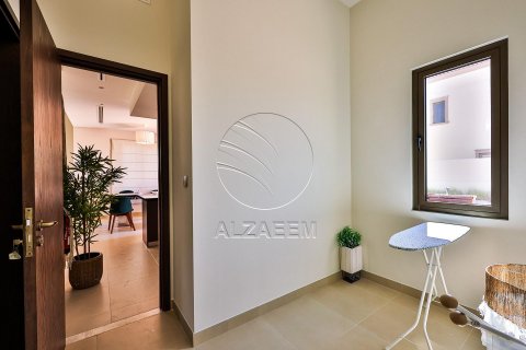 Townhouse in Khalifa City, Abu Dhabi, UAE 2 bedrooms, 123 sq.m. № 615853 - photo 16