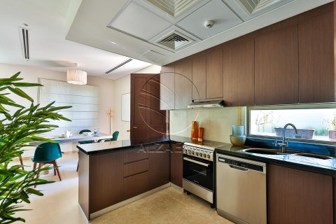 Townhouse in Khalifa City, Abu Dhabi, UAE 2 bedrooms, 123 sq.m. № 615853 - photo 7