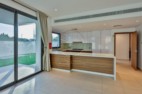 Vilă de închiriat în Yas Island, Abu Dhabi, EAU 4 dormitoare, 509 mp.  №615858 - poză 4