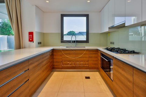 Vilă de închiriat în Yas Island, Abu Dhabi, EAU 4 dormitoare, 509 mp.  №615858 - poză 11