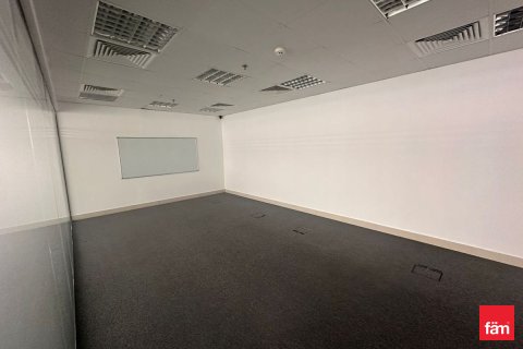 Office in Dubai, UAE 156.9 sq.m. № 662430 - photo 7