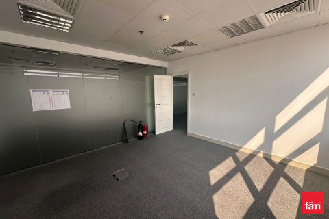 Office in Dubai, UAE 156.9 sq.m. № 662430 - photo 8