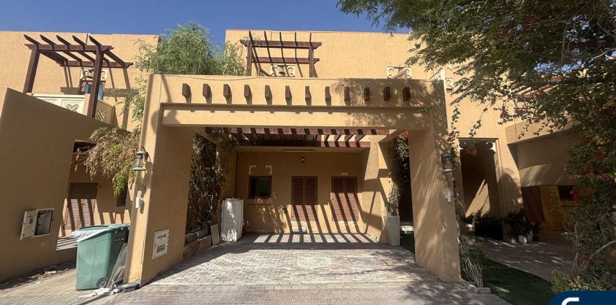 ویلا در Al Furjan، Dubai ، امارات متحده عربی 3 خوابه ، 301 متر مربع.  شماره 688815