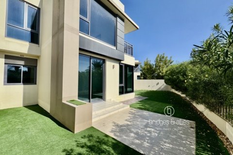 Villa itt: Dubai Hills Estate, EAE, 4 hálószoba, 313 m², azonosító: 699368