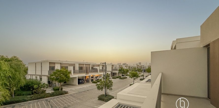 Vila u gradu Tilal Al Ghaf, Dubai, UAE 4 spavaće sobe, 219 m2 Br. 699369